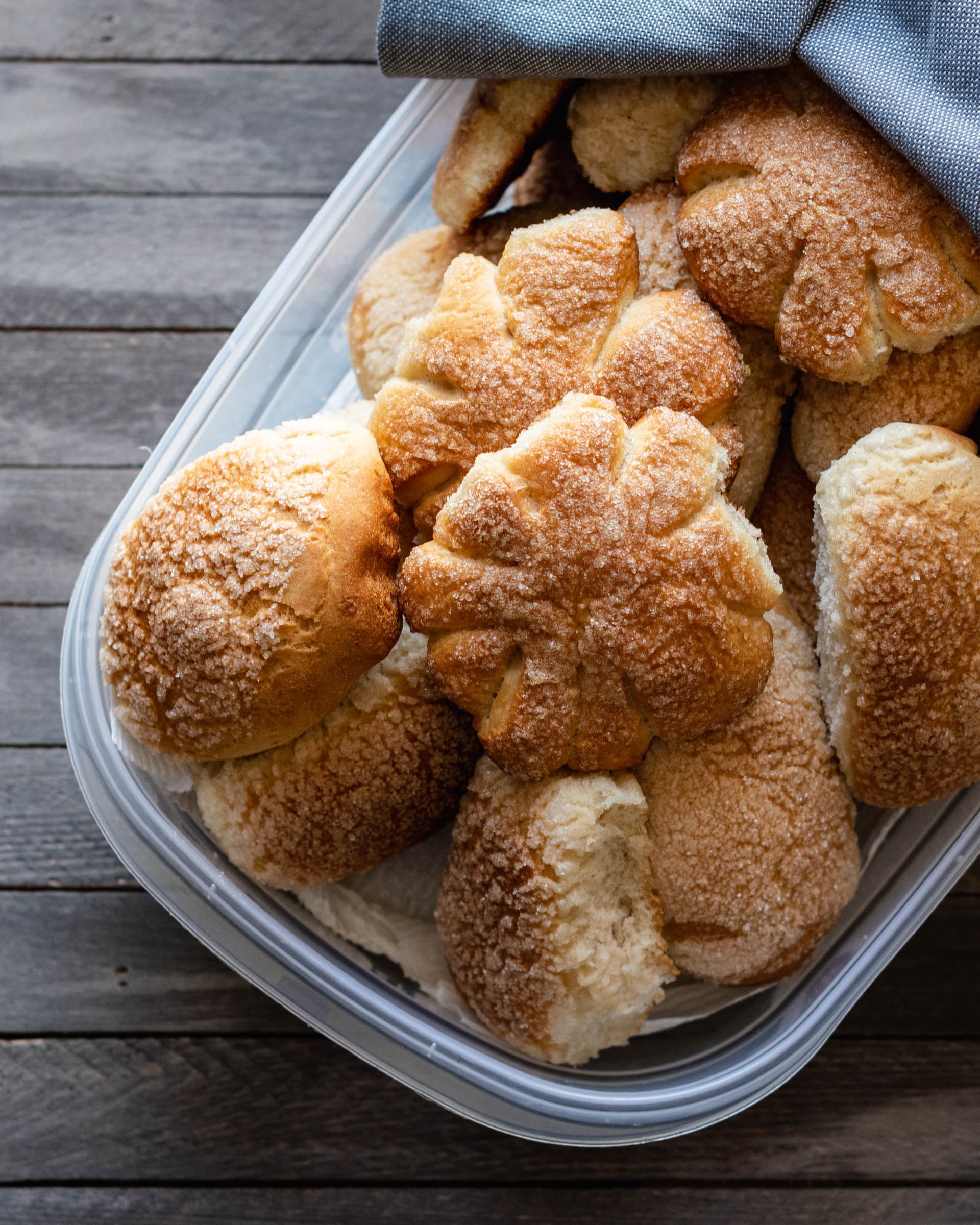 Bowl of vegan sugar-coated cookies